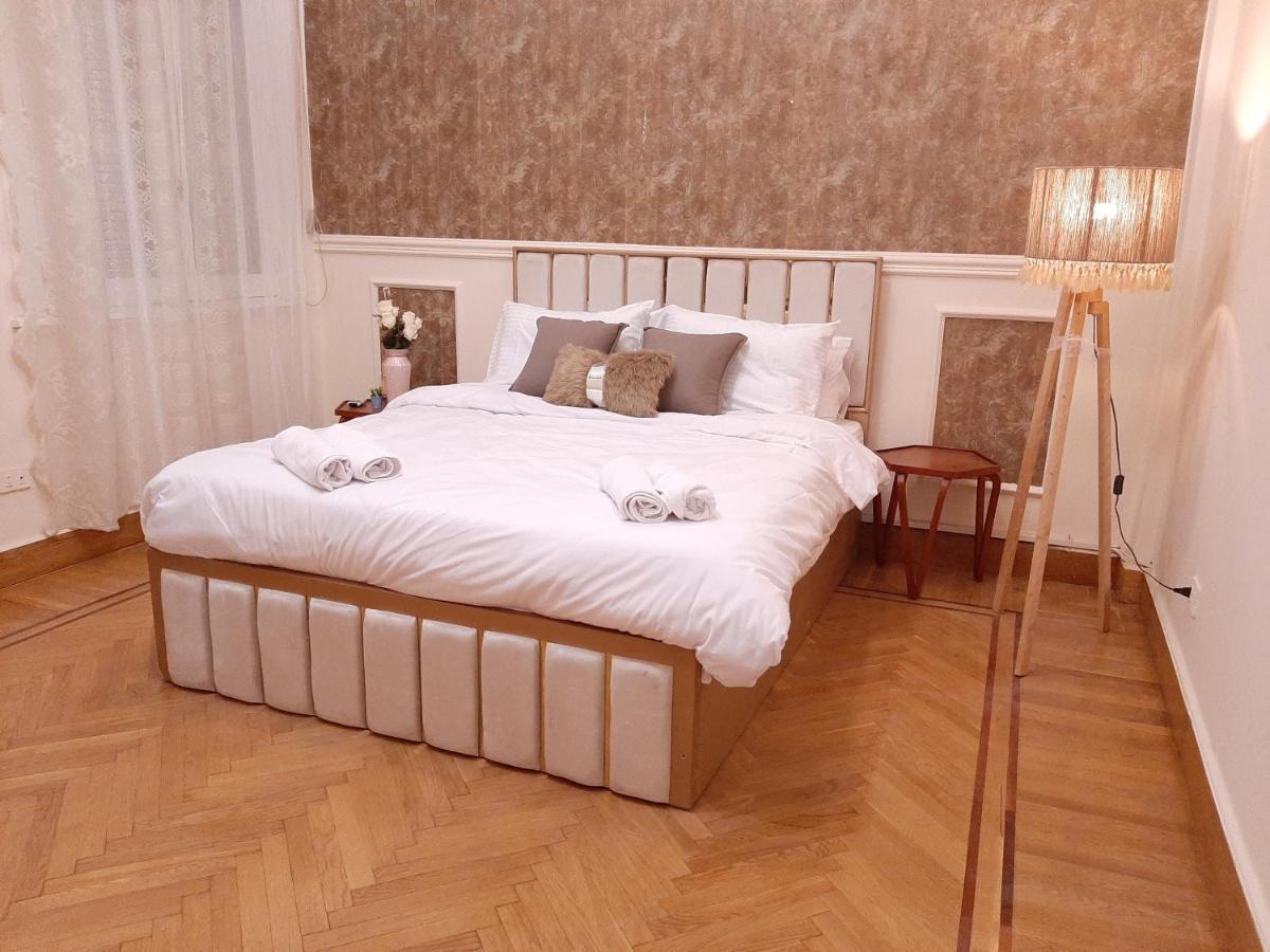 Royal Apartment In Talaat Harb Downtown Каир Экстерьер фото