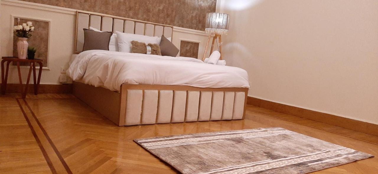 Royal Apartment In Talaat Harb Downtown Каир Экстерьер фото
